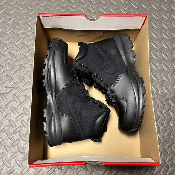 Nike Manoa Water Resistant Leather Boots Triple Black 456975-001 Mens - Picture 6 of 7